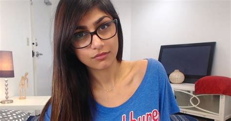 mia khalifa in glasses|Mia Khalifa auctioning off porn glasses to raise money for Beirut ...